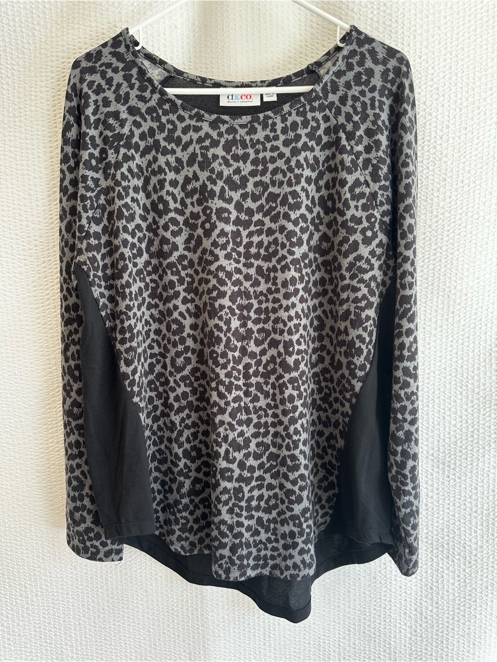 D&Co. Denim & Company Grey Black Leopard Print Tunic Long Sleeve Top Size: Large